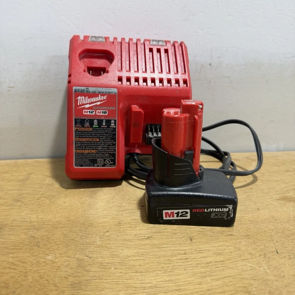 Milwaukee 48-59-1812 M18 & M12 Multi-Volt Battery Charger & M12 Bat (48-59-1812)
